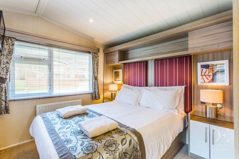 garden lodge for sale