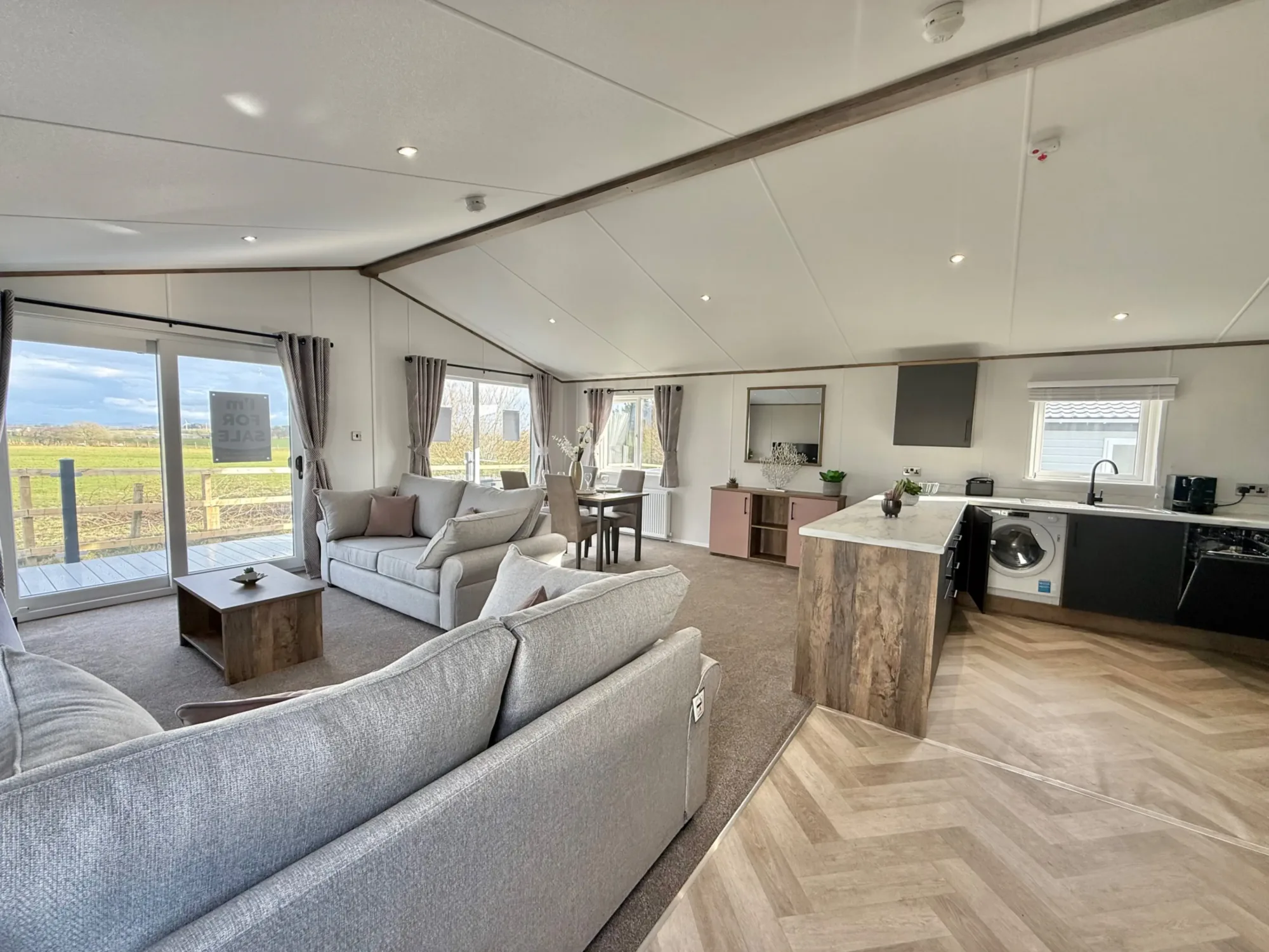Willerby-Horsham-2025-CAR0064222-131570290