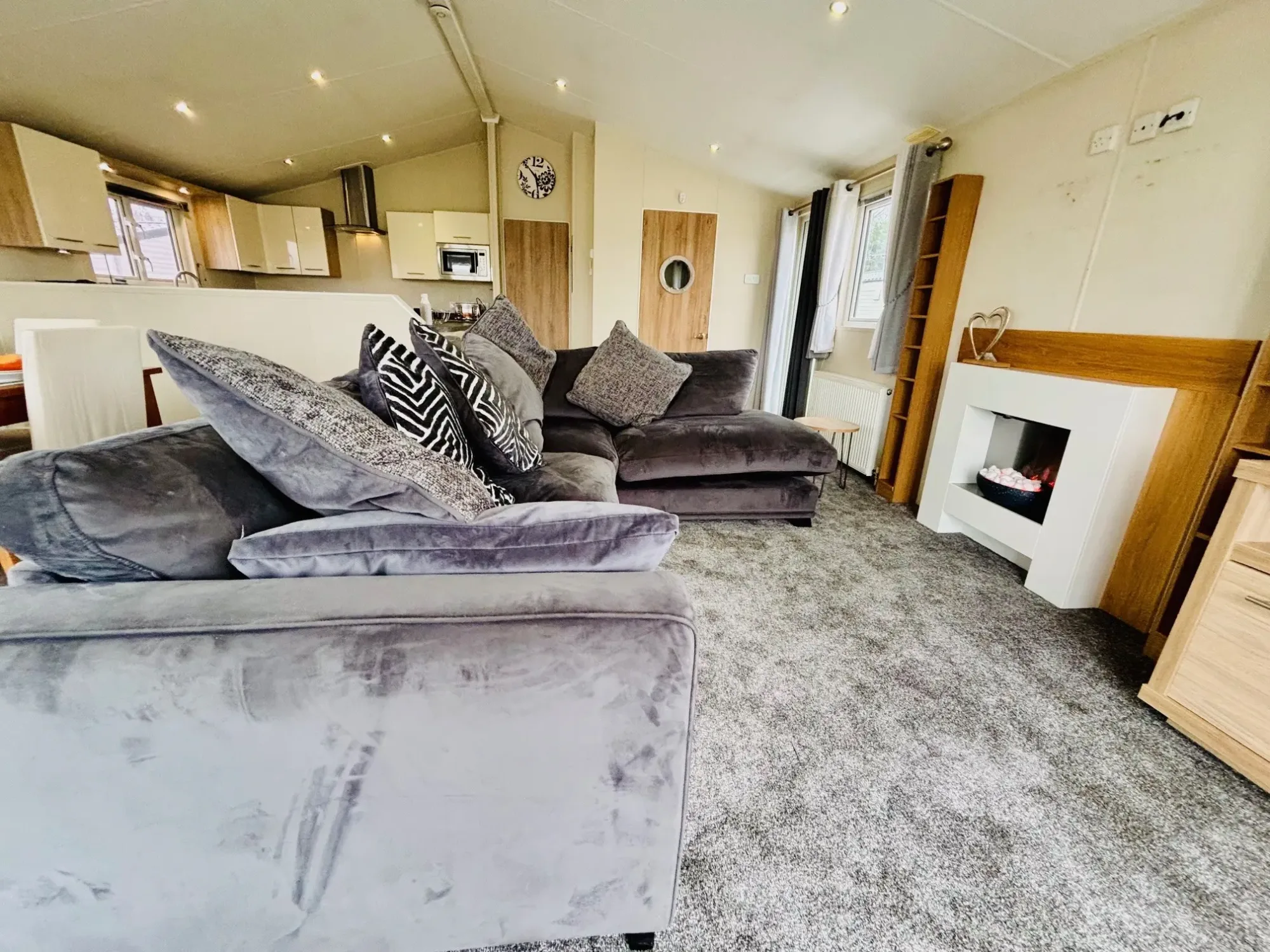 Willerby-Cadence-2016-VS742135-132154315-1
